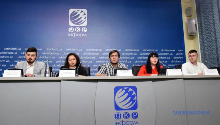 Правозащитники