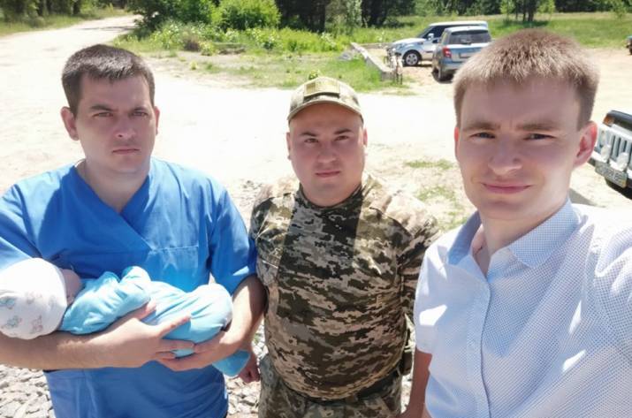 Вчера, 6 июня, после длительных переговоров и договоренности с российской стороной в Украину удалось вернуть малолетнего ребенка, который остался на территории РФ без законных представителей.