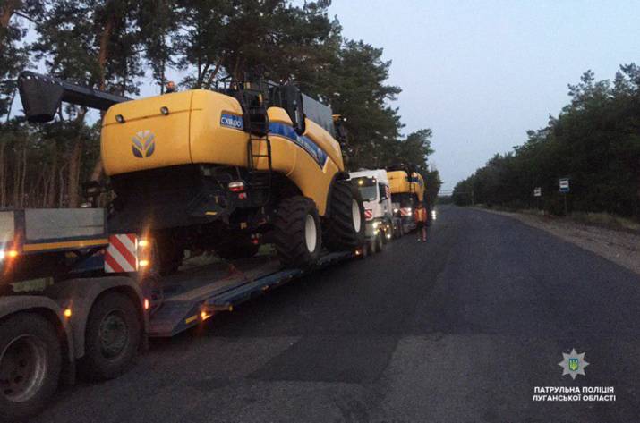 Сегодня, 14 июня, около часа ночи полицейские получили сообщение о ДТП на ул. Первомайской в Лисичанске. На месте происшествия патрульные обнаружили повреждения троллейбусной линии.