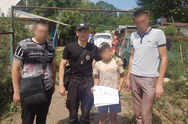 В Станично-Луганском районе полицейские в течение всей ночи искали 12-летнего парня, который вечером ушел из дома и не вернулся. Об этом сообщает пресс-служба Полиции Луганщины.