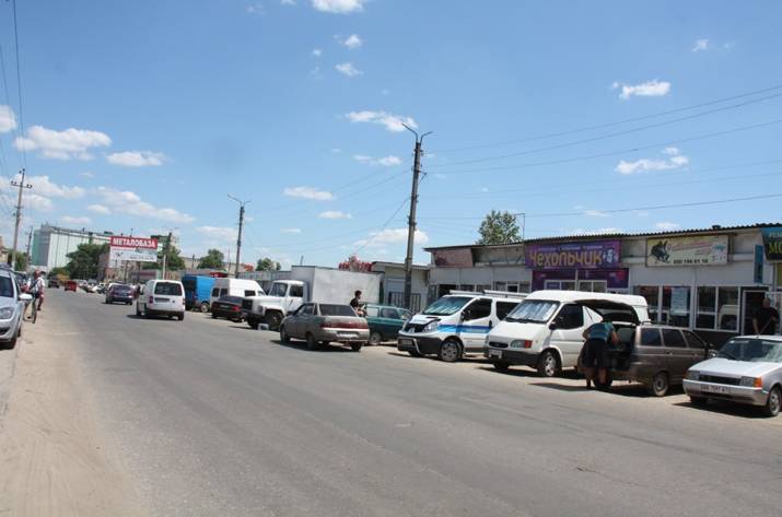 В Старобельске провели ремонт на дорогах государственного значения и восстановили дорогу через мост.