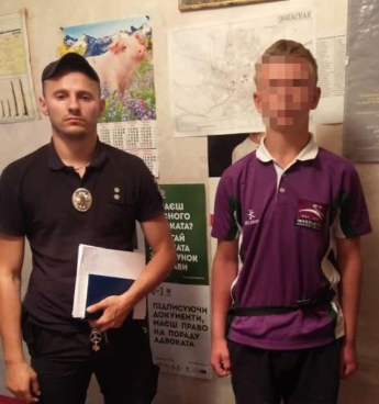 Сегодня, 2 июля, в 00:35 в Попаснянский отдел полиции поступило сообщение местной жительницы о том, что днем ее 14-летний сын ушел из дома и до настоящего времени не вернулся, а мобильный телефон нахо