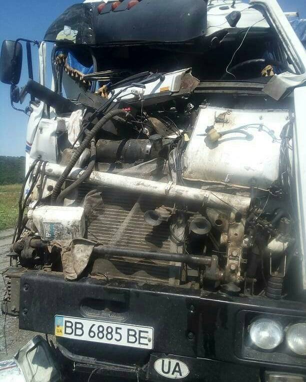 13 июля, около 22:00 в пгт Краснореченское, что на Луганщине, произошло ДТП. Об этом сообщает в Instagram r.e.g.i.o.n_13.