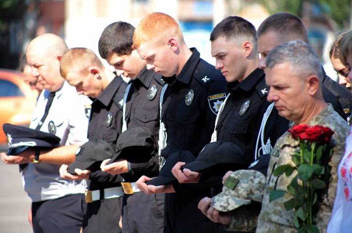 Пять лет назад украинские защитники освободили Рубежное и Северодонецк от террористов. В связи с этим в городах были проведены мероприятия, где все неравнодушные почтили память павших военнослужащих.