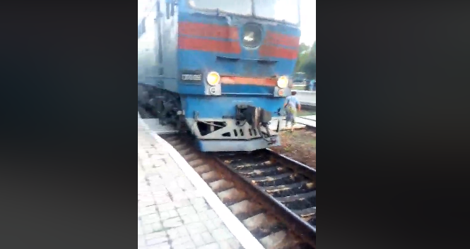 Новый глава Луганской обладминистрации стал свидетелем неприятной ситуации на железнодорожном вокзале в Лисичанске Луганской области.