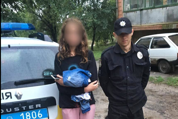 Старобельские полицейские установили местонахождение несовершеннолетней девушки, которая после ссоры с матерью ушла из дома и не вернулась. Жертвой преступления девушка не стала.