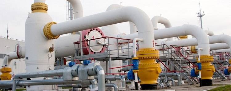 Власти России намерены заключить с Украиной краткосрочное соглашение о транзите газа, которое придет на смену 10-летнему договору, заканчивающемуся в этом году. Об этом сообщает агентство Reuters со с