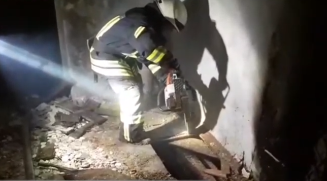 Вчера, 1 августа, в 23:28 в Службу спасения «101» поступило сообщение о возгорании заброшенного здания по ул. Химиков в Рубежном.