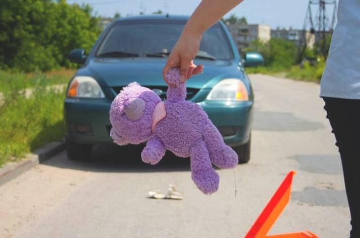 По ул. Донецкой в Северодонецке 20-летний мотоциклист сбил 7-летнего ребенка, после чего скрылся с места происшествия. Правоохранители установили личность водителя, сейчас с ним проводятся следственны