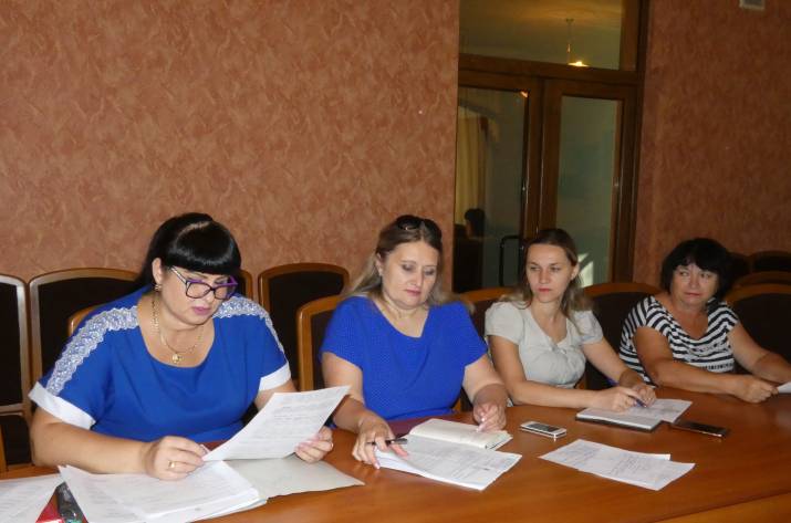 Сегодня, 28 августа, в Бахмутской райгосадминистрации состоялось заседание районной комиссии по вопросам назначения государственной помощи переселенцам.