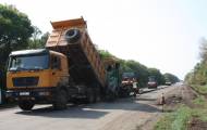 На Луганщине ремонтируют дорогу Н-26 - участок между Сватово и Мостками.