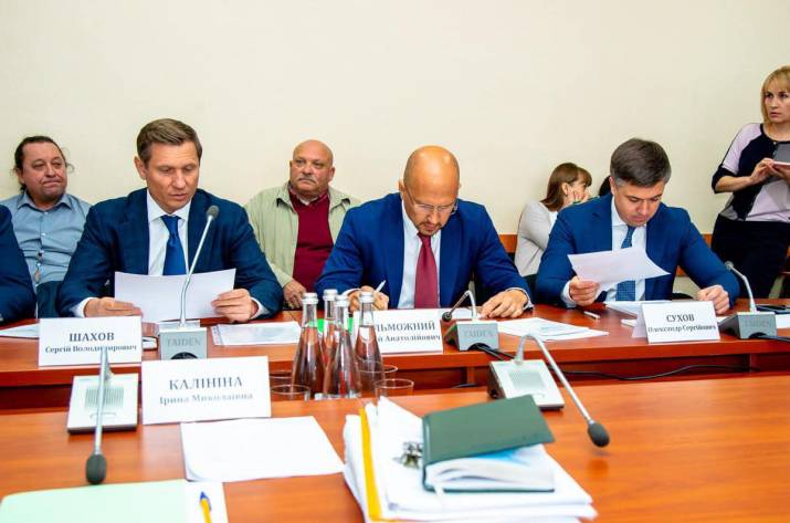 В Луганской области собрались нардепы: требуют навести порядок 