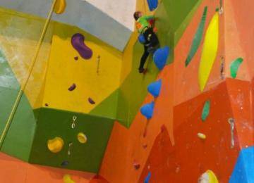 У Хмельницькій області відбулись всеукраїнські змагання зі скелелазіння серед юніорів, молоді та юнаків. 105 спортсменів з різних регіонів України виборювали звання сильнішого у дисциплінах - трудніст