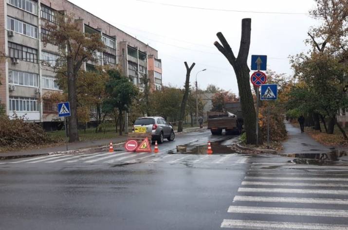 В Северодонецке перекрыто движение по улице Егорова, в районе Центрального рынка.