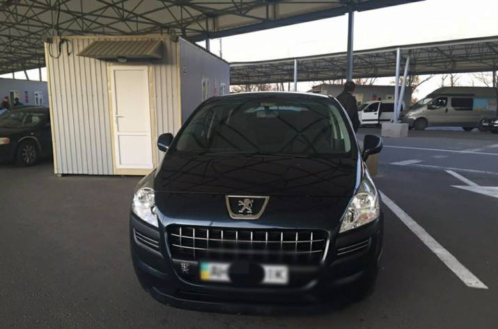 Пограничниками обнаружен и перекрыт канал переправки транспортных средств из временно оккупированной территории Украины по поддельным нотариальным доверенностям.