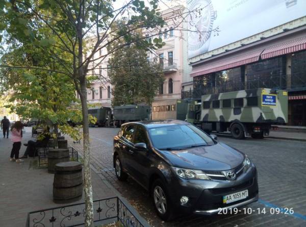 В сети сообщили о перемещении военной техники в Донецке (фото)
