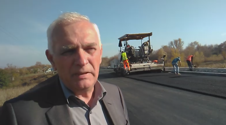 На Сватовском мосту положили три слоя асфальта и начали восстанавливать движение транспорта.