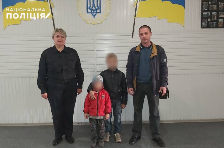 В Северодонецке полицейские забрали у горе-матери двух малолетних детей.