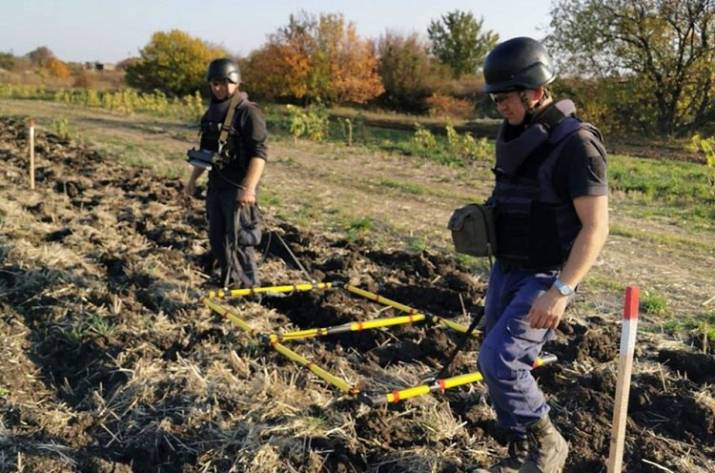 В зоне проведения операции Объединенных сил на Донбассе за неделю обезвредили почти 700 взрывоопасных предметов. 