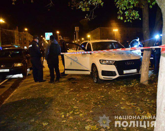 Вчера, 1 ноября, около 15.00 на одной из улиц Левобережного района Мариуполя 38-летний мужчина получил ножевое ранение, которое оказалось несовместимым с жизнью. Ночью подозреваемый в убийстве был зад