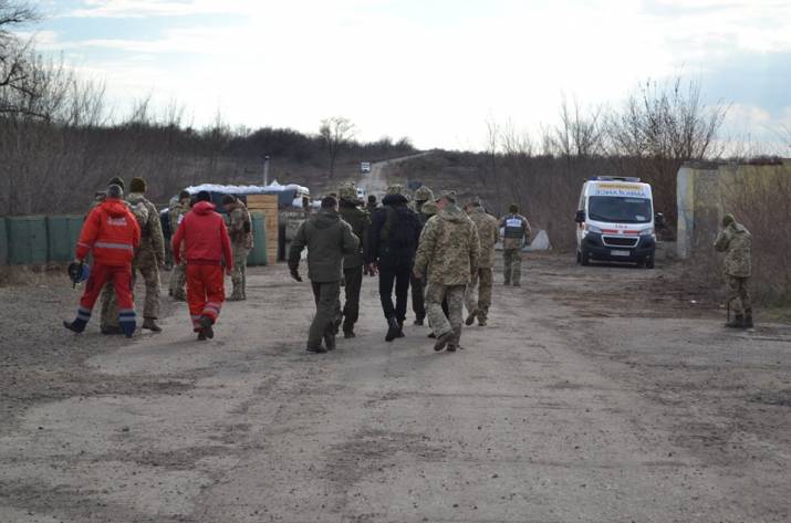 Депутаты Комитета по вопросам национальной безопасности, обороны и разведки ВР Украины осуществили рабочий визит в Золотое-4.