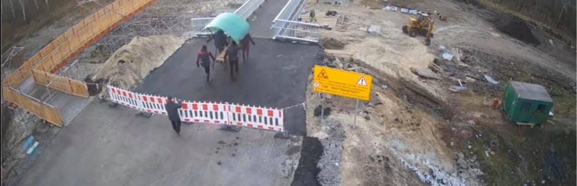 С недостроенного моста в Станице Луганской в оккупацию унесли лавочку, - соцсети