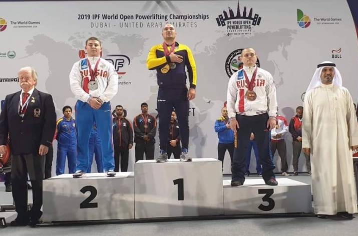 В среду, 20 ноября, Николай Баранник, мастер спорта Украины международного класса, тренер ДЮСШ №1 по пауэрлифтингу, выступая на Чемпионате мира в Дубае в весовой категории до 83 кг, поддержал успешное