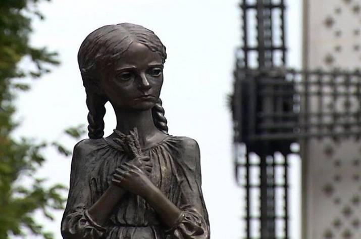 В День памяти жертв Голодомора, 23 ноября, Украина чтит память погибших и пострадавших от искусственного голода 1932−1933 годов.