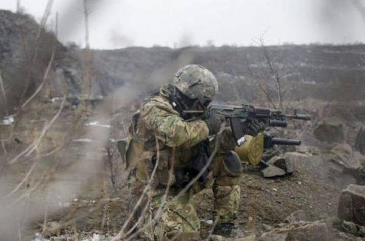 Незаконные вооруженные формирования сегодня, 30 ноября, с использованием стрелкового оружия нарушили режим прекращения огня в зоне проведения операции Объединенных сил на Донбассе. Об этом сообщает пр