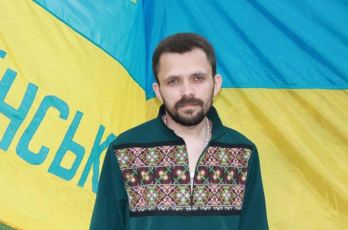 Умер бахмутский активист Артем Мирошниченко, избитый подростками за украинский язык