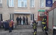 Из-за задымления в детской поликлинике в Северодонецке патрульным пришлось эвакуировать врачей и пациентов.