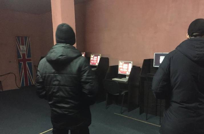 На Луганщине полиция пресекла деятельность 46 игорных - интерактивных заведений.