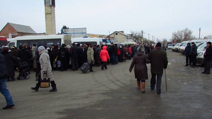 Боевики вновь пытаются дестабилизировать обстановку в Станице Луганской и вокруг КПВВ.