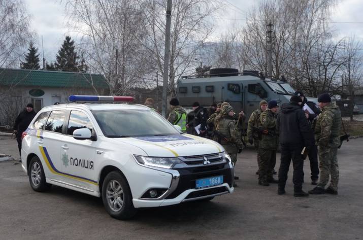 Сотрудники полиции провели комплексную оперативно-профилактическую отработку в Кременной.