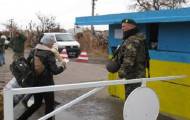 Правозащитники призывают граждан быть внимательными, пересекая линию разграничения на Донбассе, так как люди приезжают из неподконтрольной правительству Украины территории (НПУТ) с перевозчиками или «