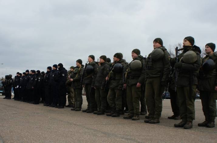 В Луганской области полицейские заступили на службу по обеспечению общественной безопасности и правопорядка в выходные дни.