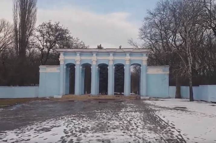 Житель оккупированной Горловки Валерий показал, как этой зимой выглядит парк Горького. 