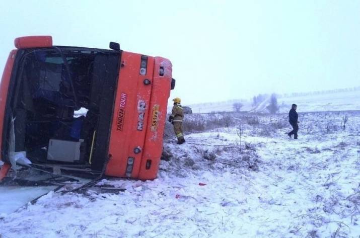 В ОРДО перевернулся автобус: есть погибшие и пострадавшие