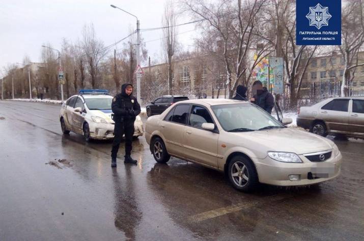 Вчера, 6 февраля, в Рубежном патрульные заметили автомобиль 