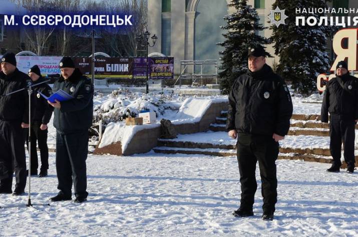 В Луганской области полицейские заступили на службу по обеспечению общественной безопасности и правопорядка в выходные дни.