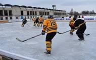 В Северодонецке сегодня, 11 февраля, открылся бесплатный каток, который расположен на запасном футбольном поле стадиона КДЮСШ 2 по ул. Сметанина.