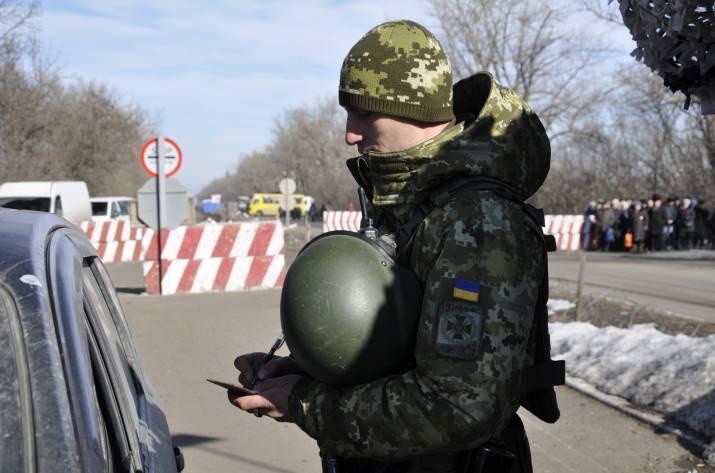 Сегодня, 15 февраля, все КПВВ на линии разграничения работают по зимнему графику в штатном режиме - с 08:00 до 17:00.