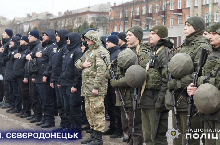 Сегодня, 21 февраля, правоохранители заступили на усиленное патрулирование городов и районов Луганщины.