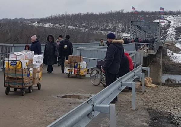 Украинские продукты тачками везут в ОРЛО 