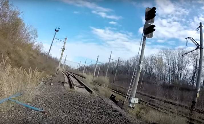 В оккупированном Донецке уже разобрали часть железнодорожных путей.