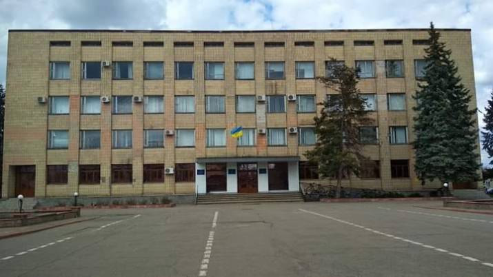 Сегодня, 26 марта, около 14:00 в здании Старобельской районной государственной администрации начался обыск.