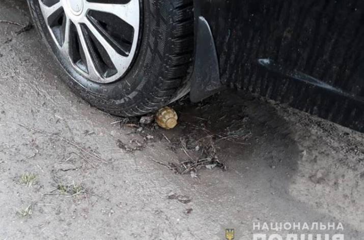 40-летнему ранее судимому жителю Попаснянского района объявлено о подозрении в совершении преступления, предусмотренного ст. 15 в. 115 УК Украины «Покушение на убийство». 