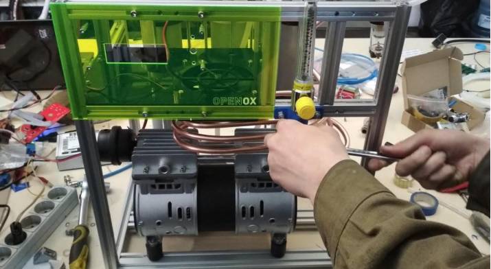 Инженеры и медики призывают жителей Северодонецка объединить усилия в борьбе с коронавирусом, в частности – в разработке и производстве средств защиты и медицинского оборудования. Для этого создана пл