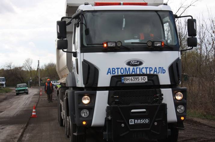 На Луганщине идет ремонт дороги от Новоайдара до Северодонецка.