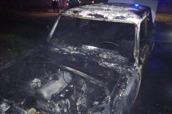 Вчера, 16 апреля, в 21:19 в Службу спасения поступило сообщение о возгорании легкового автомобиля в пгт Петропавловка.